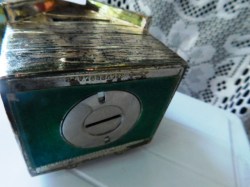 snoopy bank f